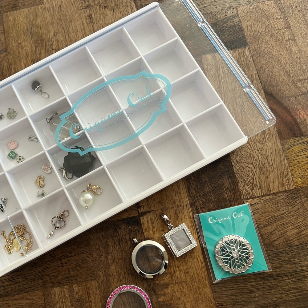 Lot Origami Owl including case